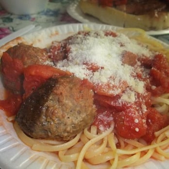 Manganaro’s signature dishes Six-Foot Hero
Eggplant Parmigiana
Meatball Sub